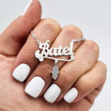 שרשרת שם מתנה לילדה עם ברכה אישית ומרגשת עם תליון חמסה משובץ